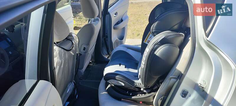 Хэтчбек Nissan Leaf 2012 в Виннице