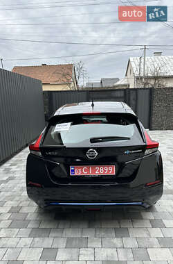 Хэтчбек Nissan Leaf 2020 в 