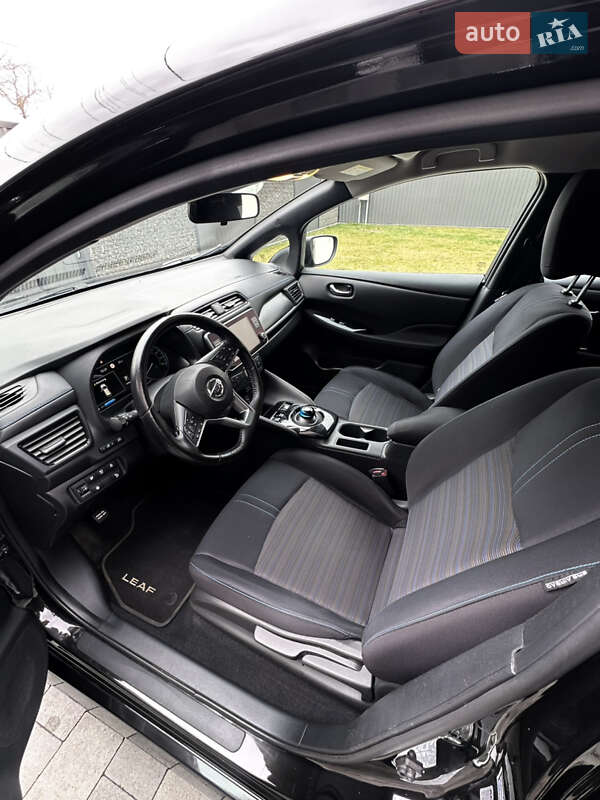 Хэтчбек Nissan Leaf 2020 в Хусте