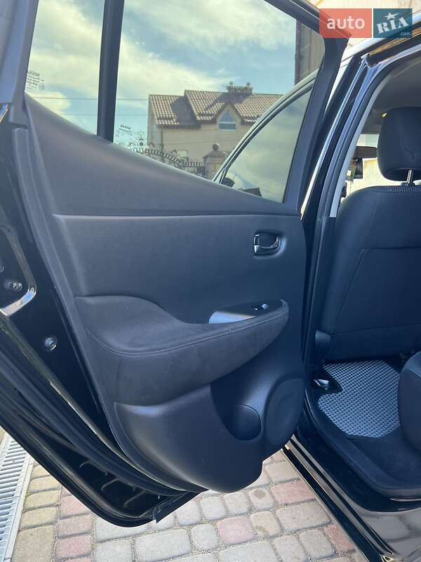 Хэтчбек Nissan Leaf 2017 в Львове фото 9 Хэтчбек Nissan Leaf 2017 в Львове