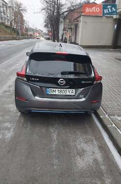 Хэтчбек Nissan Leaf 2021 в 