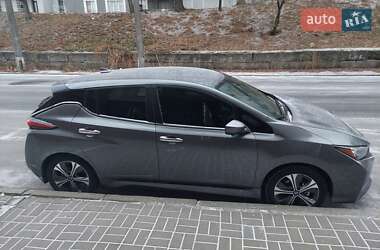 Хэтчбек Nissan Leaf 2021 в 