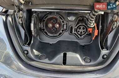 Хэтчбек Nissan Leaf 2013 в 