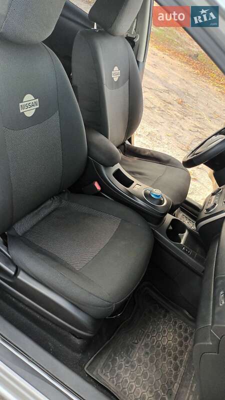 Хетчбек Nissan Leaf 2014 в Кременчуці