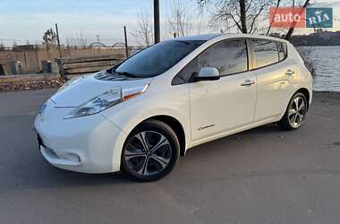 Хетчбек Nissan Leaf 2015 в Дніпрі