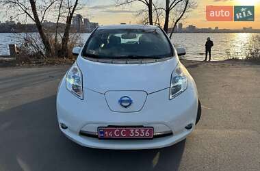 Хетчбек Nissan Leaf 2015 в Дніпрі