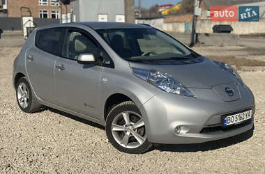 Хэтчбек Nissan Leaf 2013 в 