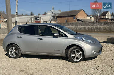Хэтчбек Nissan Leaf 2013 в 