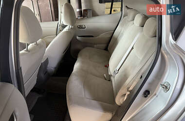 Хэтчбек Nissan Leaf 2013 в 