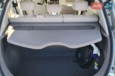 Хэтчбек Nissan Leaf 2012 в 