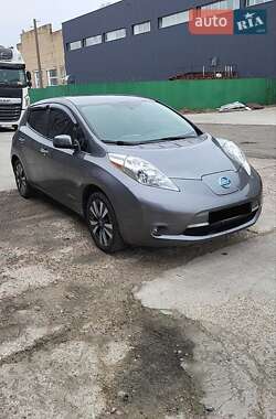 Хэтчбек Nissan Leaf 2014 в 
