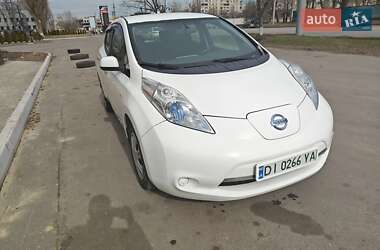 Хэтчбек Nissan Leaf 2014 в 