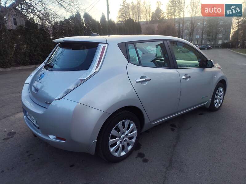Хэтчбек Nissan Leaf 2015 в Умани фото 5 Хэтчбек Nissan Leaf 2015 в Умани