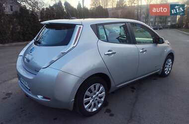 Хэтчбек Nissan Leaf 2015 в 