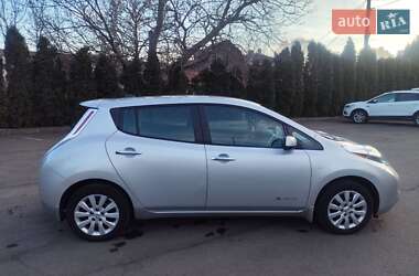 Хэтчбек Nissan Leaf 2015 в 