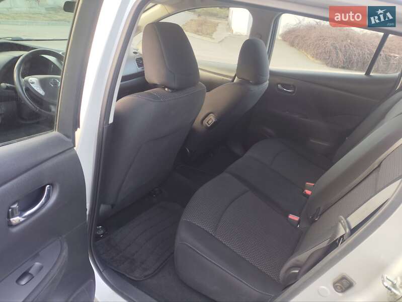 Хэтчбек Nissan Leaf 2015 в Умани фото 16 Хэтчбек Nissan Leaf 2015 в Умани