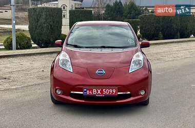 Хетчбек Nissan Leaf 2015 в Дніпрі