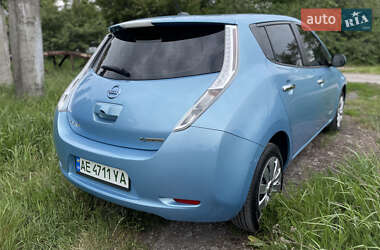 Хэтчбек Nissan Leaf 2014 в 
