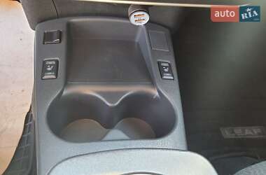 Хетчбек Nissan Leaf 2013 в 