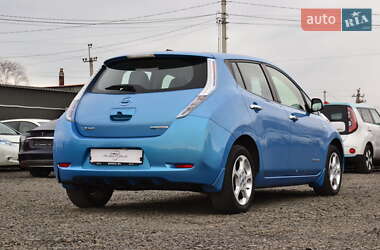 Хэтчбек Nissan Leaf 2013 в 