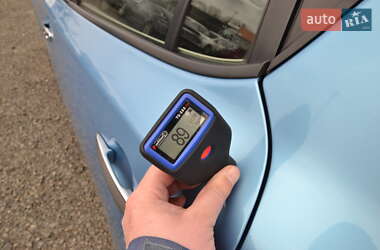 Хэтчбек Nissan Leaf 2013 в 