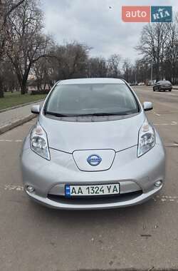 Хэтчбек Nissan Leaf 2015 в Кропивницком
