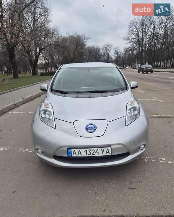 Хетчбек Nissan Leaf 2015 в Кропивницькому фото 6 Хетчбек Nissan Leaf 2015 в Кропивницькому