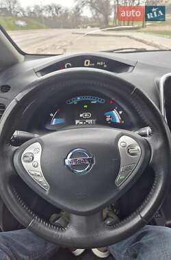 Хэтчбек Nissan Leaf 2015 в Кропивницком