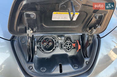 Хэтчбек Nissan Leaf 2014 в 