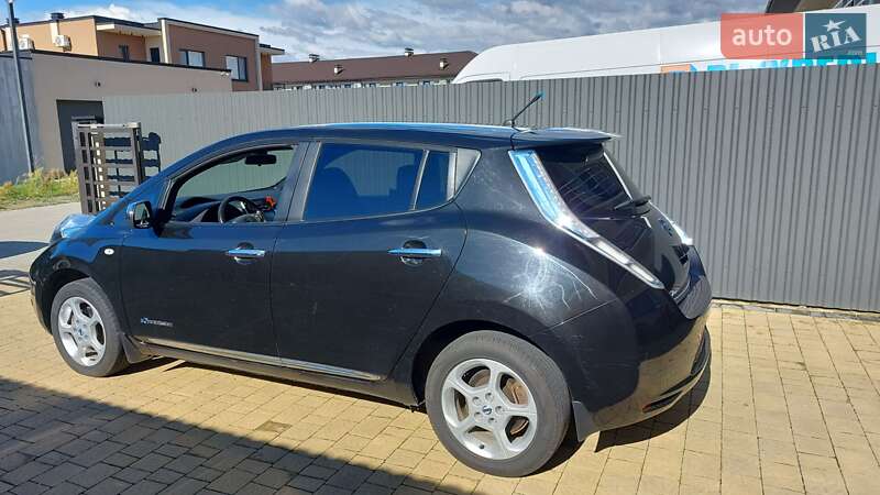 Хэтчбек Nissan Leaf 2013 в Ужгороде