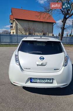 Хетчбек Nissan Leaf 2014 в 