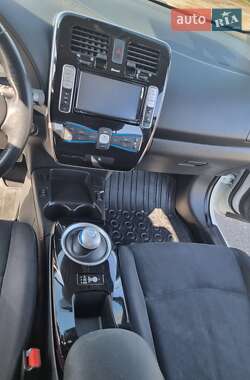 Хетчбек Nissan Leaf 2014 в 