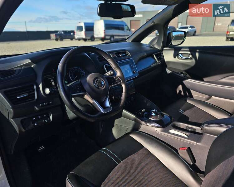 Хетчбек Nissan Leaf 2019 в Глибокій