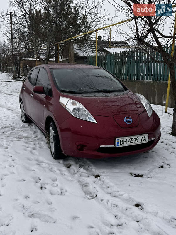 Хетчбек Nissan Leaf 2015 в Одесі