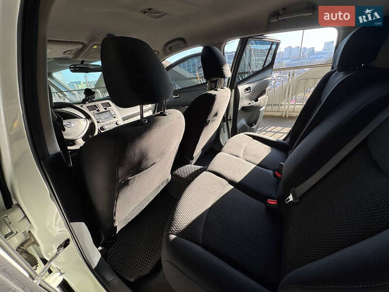 Хэтчбек Nissan Leaf 2016 в Киеве