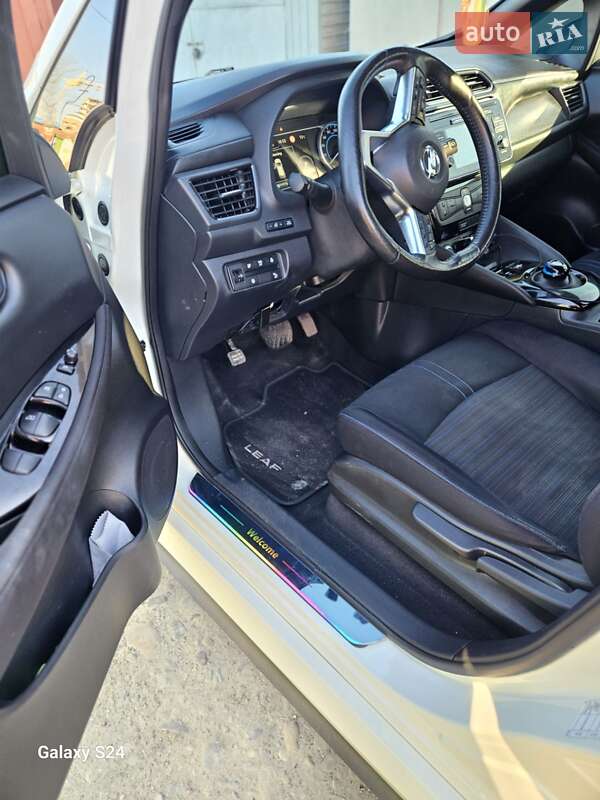 Хэтчбек Nissan Leaf 2018 в Дрогобыче фото 12 Хэтчбек Nissan Leaf 2018 в Дрогобыче
