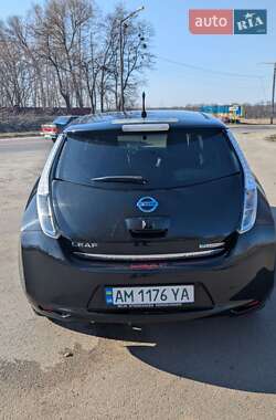 Хетчбек Nissan Leaf 2013 в 