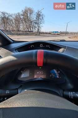 Хетчбек Nissan Leaf 2013 в 