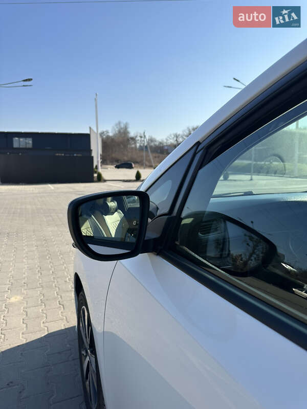 Хэтчбек Nissan Leaf 2018 в Львове