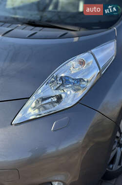 Хэтчбек Nissan Leaf 2013 в 