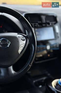 Хэтчбек Nissan Leaf 2013 в 