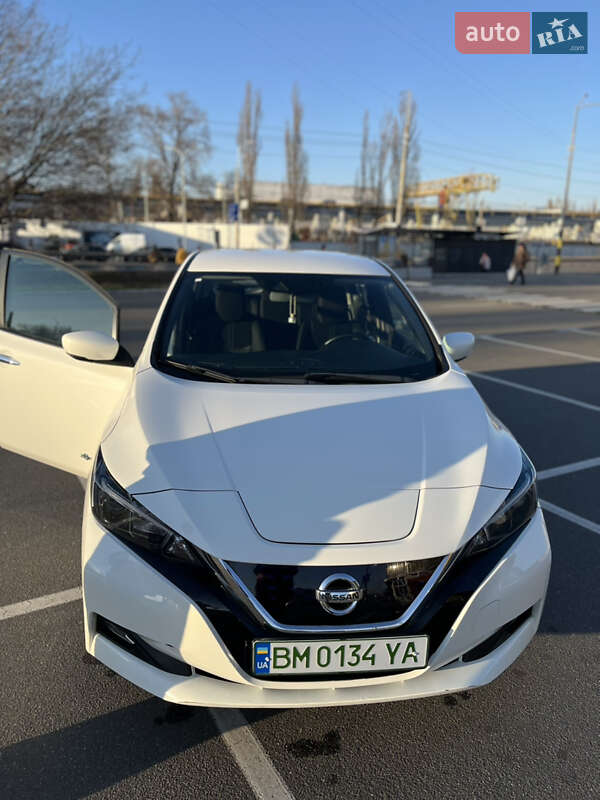Хэтчбек Nissan Leaf 2019 в Конотопе