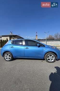 Хетчбек Nissan Leaf 2012 в 