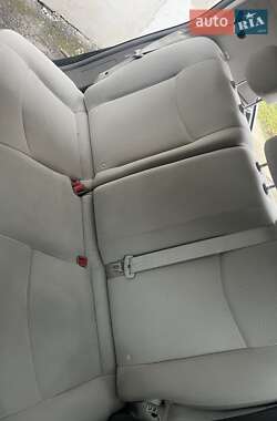 Хэтчбек Nissan Leaf 2012 в 