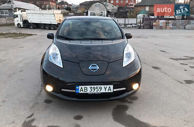 Хэтчбек Nissan Leaf 2014 в 