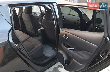 Хэтчбек Nissan Leaf 2014 в 