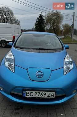 Хэтчбек Nissan Leaf 2012 в 