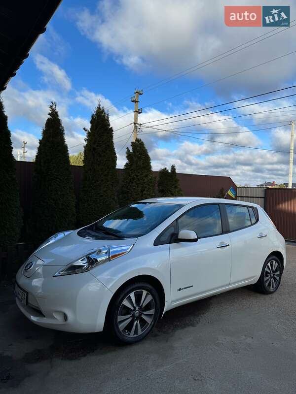 Хетчбек Nissan Leaf 2014 в Києві