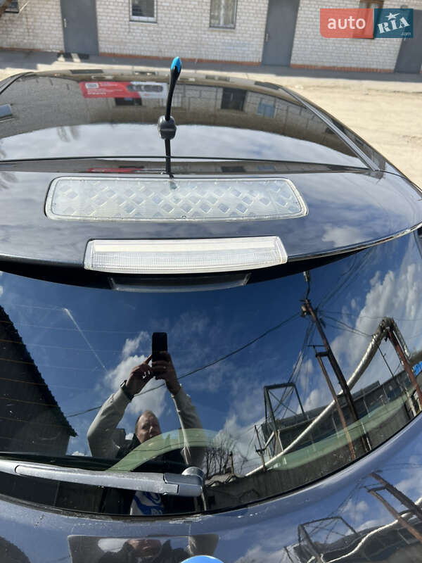 Хэтчбек Nissan Leaf 2013 в Днепре