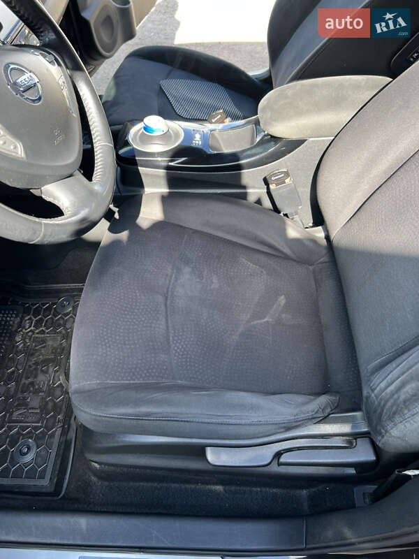 Хэтчбек Nissan Leaf 2013 в Днепре